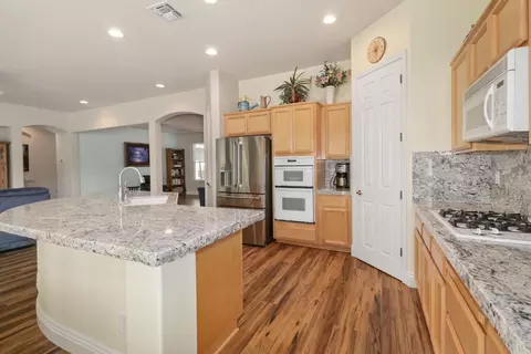 Kitchen - 5250 Graytree Way, Antelope, CA 95843 photo 3 of 5