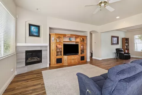 Living - 5250 Graytree Way, Antelope, CA 95843 photo 4 of 5