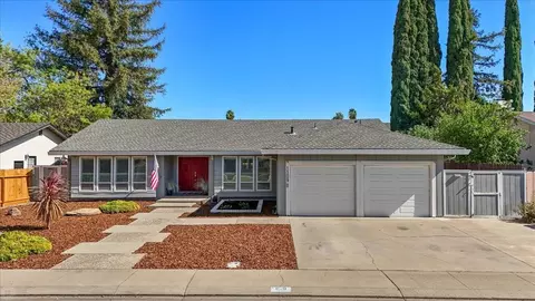1109 Harbert Ln, Modesto, CA 95350 photo 1