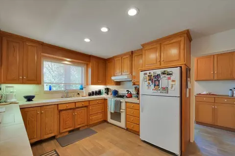 Kitchen - 12158 E Brookview Dr, Grass Valley, CA 95945 photo 2 of 6