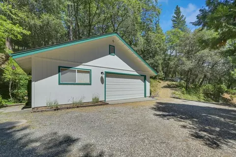 Exterior - 12158 E Brookview Dr, Grass Valley, CA 95945 photo 3 of 25