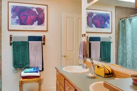 Bath - 12158 E Brookview Dr, Grass Valley, CA 95945 photo 4 of 4