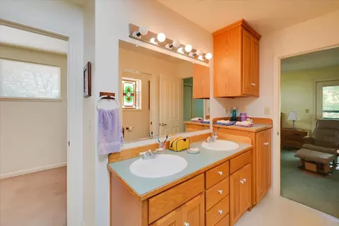Bath - 12158 E Brookview Dr, Grass Valley, CA 95945 photo 3 of 4