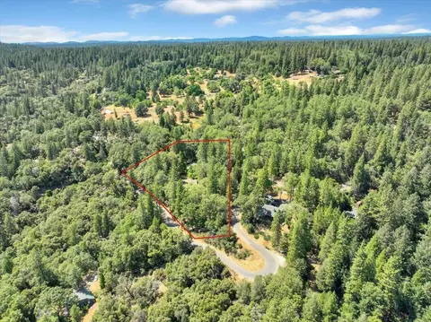 View/Area - 12158 E Brookview Dr, Grass Valley, CA 95945 photo 6 of 10