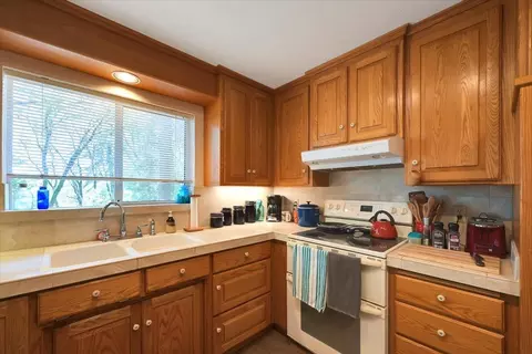 Kitchen - 12158 E Brookview Dr, Grass Valley, CA 95945 photo 4 of 6