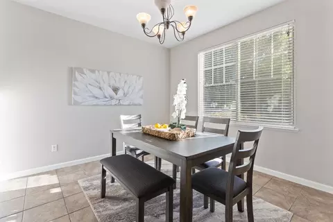 Dining - 1891 Trail Way, Turlock, CA 95382 photo 3 of 6