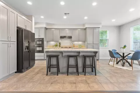 Kitchen - 1891 Trail Way, Turlock, CA 95382 photo 1 of 3