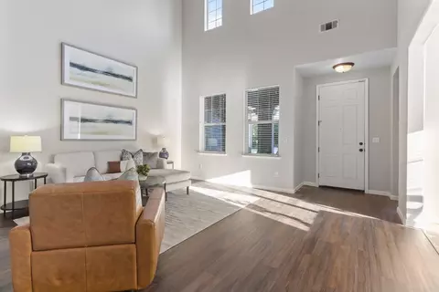 Entry Way - 1891 Trail Way, Turlock, CA 95382 photo 3 of 10
