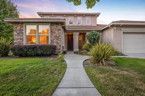 Exterior - 1891 Trail Way, Turlock, CA 95382 photo 4 of 13