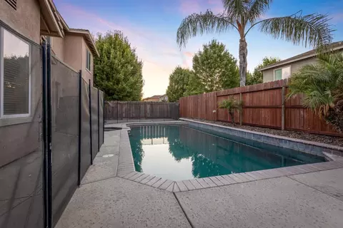 Exterior - 1891 Trail Way, Turlock, CA 95382 photo 6 of 13