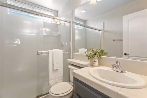 Bath - 1891 Trail Way, Turlock, CA 95382 photo 1 of 3