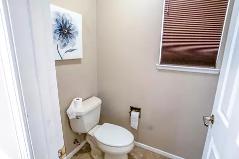 821 Georgetown, Turlock, CA 95382 photo 26