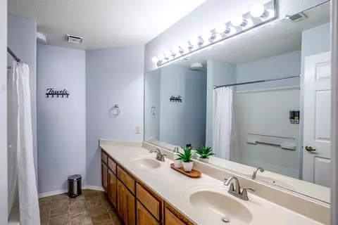 821 Georgetown, Turlock, CA 95382 photo 19