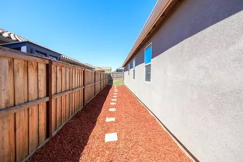 Exterior - 653 Headley Ln, Patterson, CA 95363 photo 7 of 16