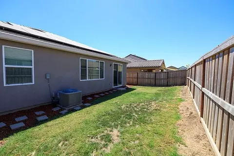 Exterior - 653 Headley Ln, Patterson, CA 95363 photo 11 of 16