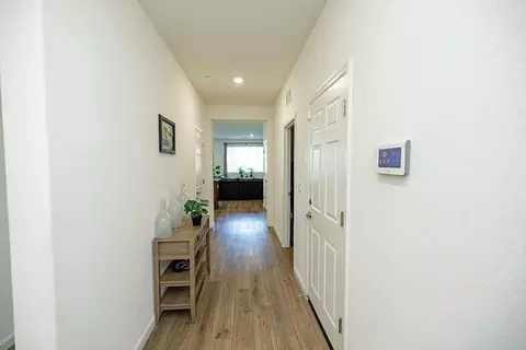 Entry Way - 653 Headley Ln, Patterson, CA 95363 photo 2 of 5