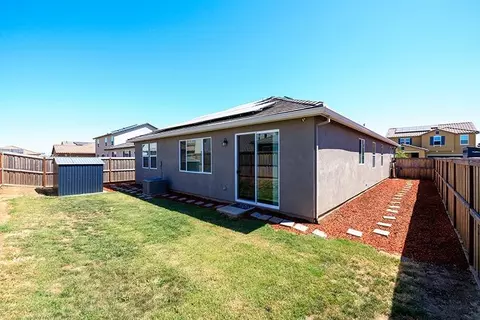 Exterior - 653 Headley Ln, Patterson, CA 95363 photo 10 of 16