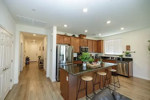 Entry Way - 653 Headley Ln, Patterson, CA 95363 photo 3 of 5