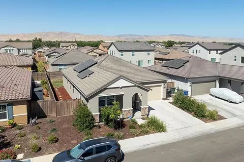 View/Area - 653 Headley Ln, Patterson, CA 95363 photo 3 of 8