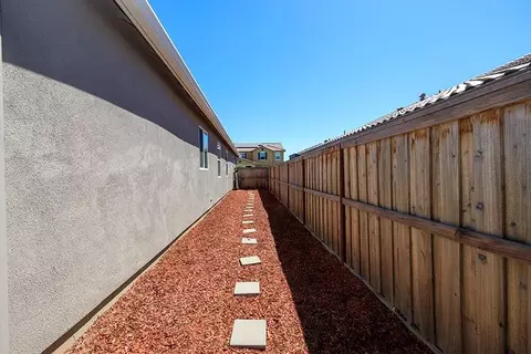 Exterior - 653 Headley Ln, Patterson, CA 95363 photo 5 of 16