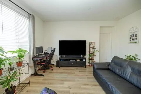 Living - 653 Headley Ln, Patterson, CA 95363 photo 1 of 2