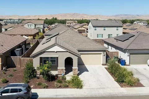 View/Area - 653 Headley Ln, Patterson, CA 95363 photo 2 of 8