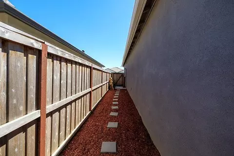 Exterior - 653 Headley Ln, Patterson, CA 95363 photo 14 of 16