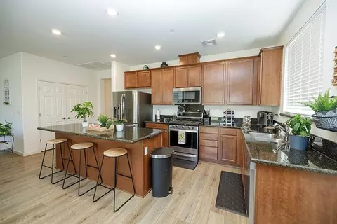 Kitchen - 653 Headley Ln, Patterson, CA 95363 photo 2 of 4