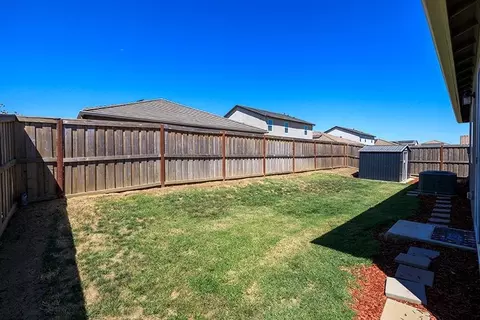 Exterior - 653 Headley Ln, Patterson, CA 95363 photo 8 of 16