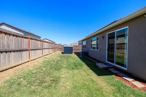 Exterior - 653 Headley Ln, Patterson, CA 95363 photo 9 of 16