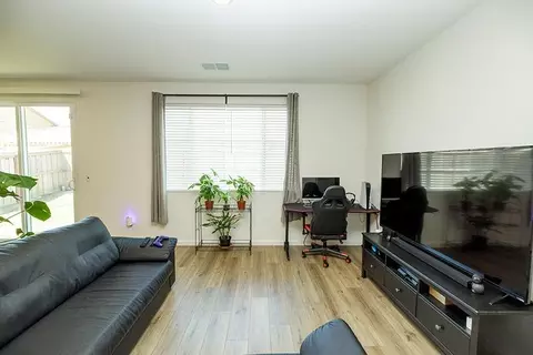 Living - 653 Headley Ln, Patterson, CA 95363 photo 2 of 2