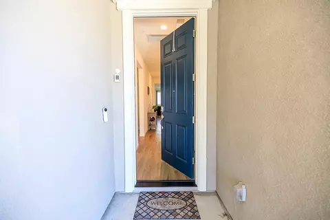 Entry Way - 653 Headley Ln, Patterson, CA 95363 photo 5 of 5
