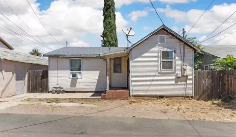 516 Elm St, Lodi, CA 95240 photo 1