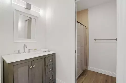 Bath - 417 Cedar Ct, Lodi, CA 95240 photo 2 of 2