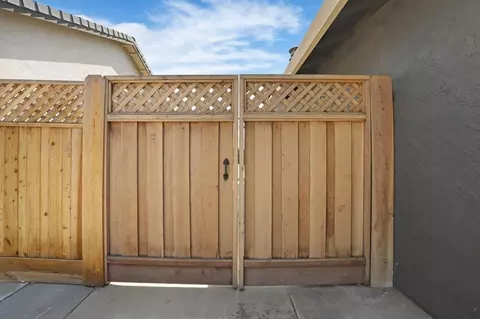 Exterior - 417 Cedar Ct, Lodi, CA 95240 photo 2 of 4