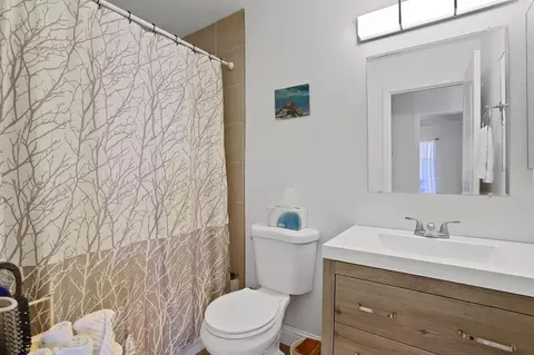 Bath - 417 Cedar Ct, Lodi, CA 95240 photo 1 of 2