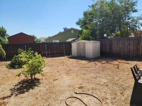 Exterior - 325 Lannis Ct, Ripon, CA 95366 photo 3 of 3