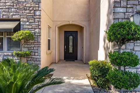 Entry Way - 824 Oak Terrace Ct, Ripon, CA 95366 photo 1 of 7