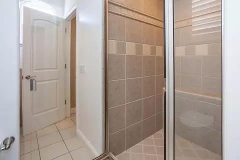 Bath - 824 Oak Terrace Ct, Ripon, CA 95366 photo 6 of 10