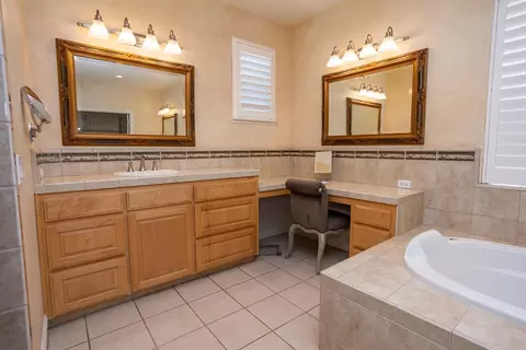 Bath - 824 Oak Terrace Ct, Ripon, CA 95366 photo 10 of 10