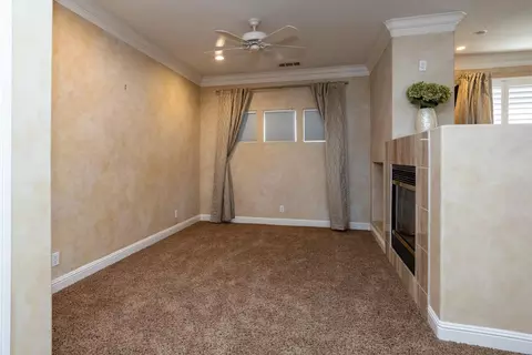 Living - 824 Oak Terrace Ct, Ripon, CA 95366 photo 6 of 6