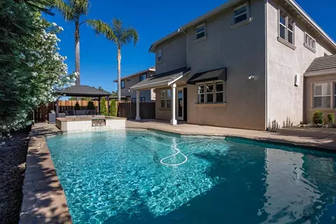 Exterior - 824 Oak Terrace Ct, Ripon, CA 95366 photo 6 of 7