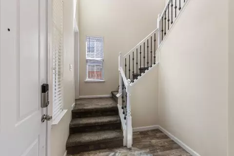 Entry Way - 20863 Grapevine Dr, Patterson, CA 95363 photo 3 of 4