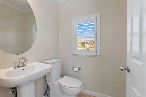 Bath - 20863 Grapevine Dr, Patterson, CA 95363 photo 5 of 5