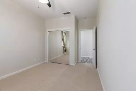 Bedroom - 20863 Grapevine Dr, Patterson, CA 95363 photo 3 of 5
