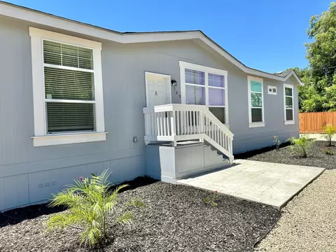 109 Soderstrom Ln, Turlock, CA 95380 photo 2