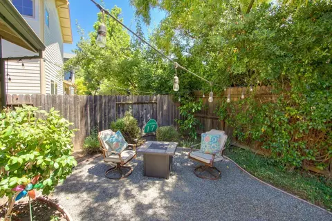 Exterior - 2713 5th St, Davis, CA 95618 photo 4 of 13