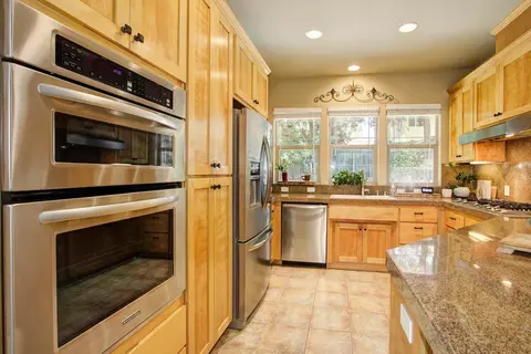 Kitchen - 2713 5th St, Davis, CA 95618 photo 5 of 12