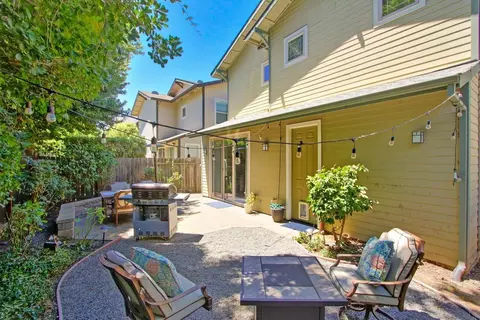 Exterior - 2713 5th St, Davis, CA 95618 photo 7 of 13