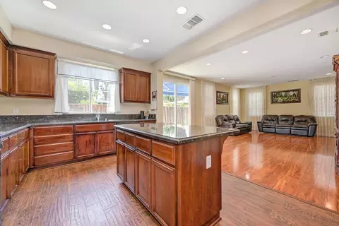 1302 Tapestry Ln, Concord, CA 94520 photo 2